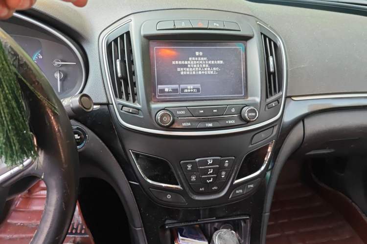 Used Buick Regal 2015 1.6T Elite Tech Model Audio And AC Panel