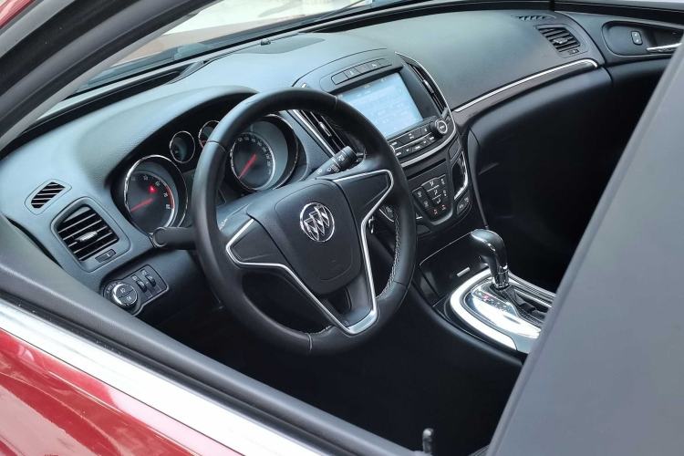 Used Buick Regal 2015 1.6T Leading Technology Model Audio And AC Panel