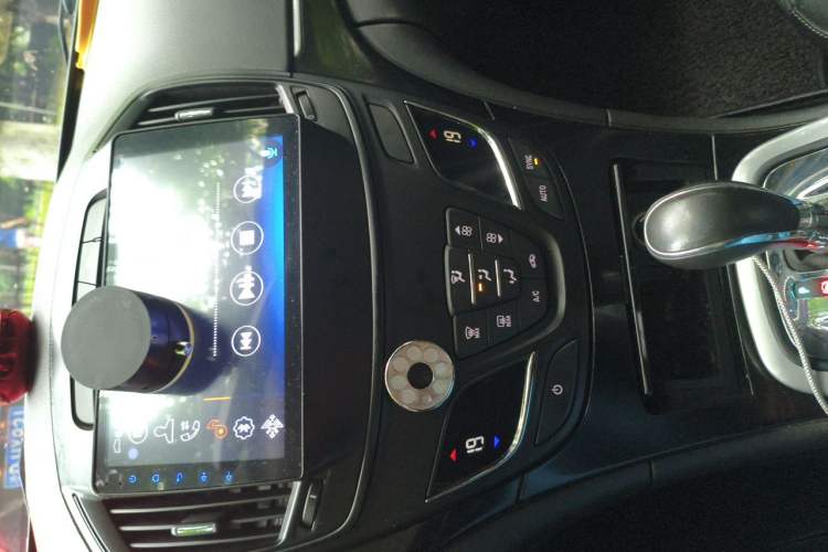 Used Buick Regal 2015 1.6T Leading Technology Model Audio And AC Panel