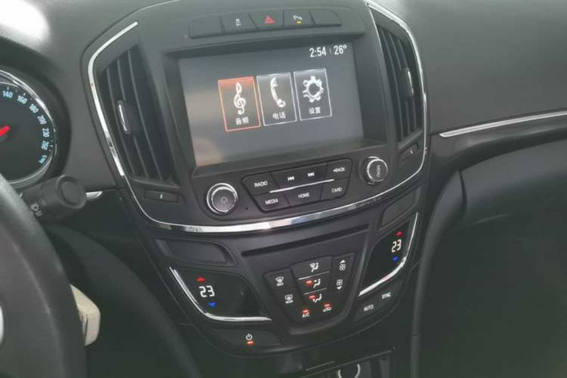 Used Buick Regal 2015 1.6T Leading Technology Model Audio And AC Panel