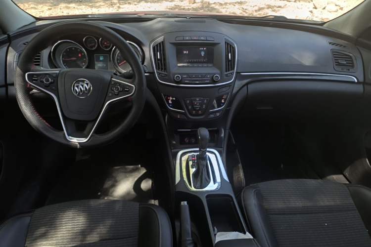 Used Buick Regal 2015 1.6T Leading Technology Model Center Console