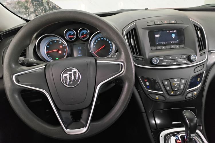 Used Buick Regal 2015 1.6T Leading Technology Model Center Console