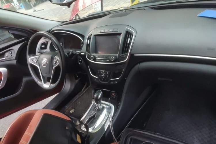 Used Buick Regal 2015 1.6T Elite Tech Model Center Console