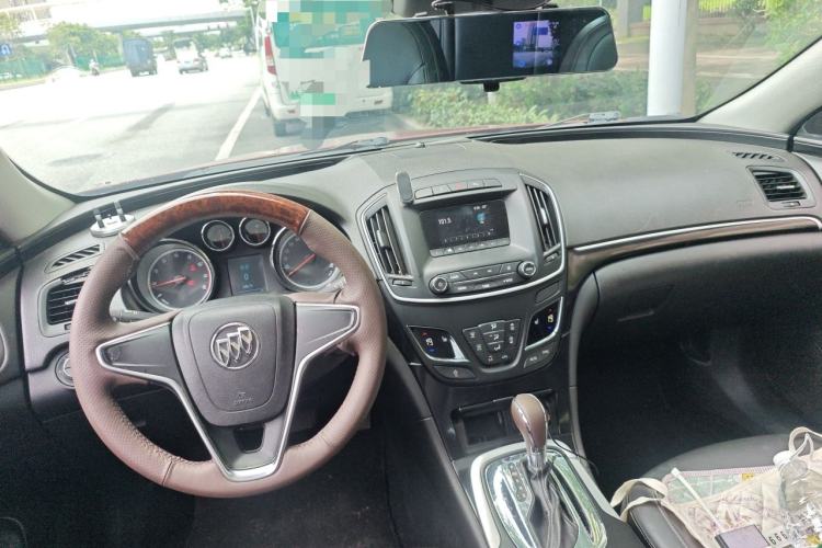 Used Buick Regal 2015 1.6T Fashion Tech Model Center Console