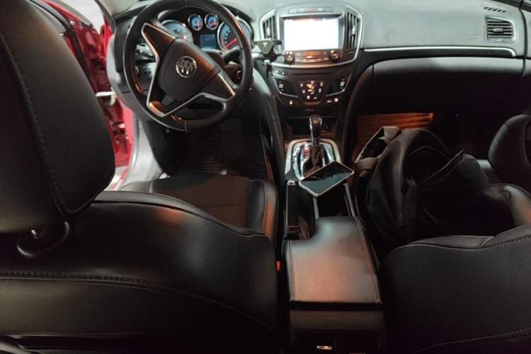 Used Buick Regal 2015 1.6T Leading Technology Model Center Console