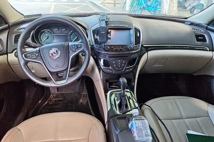 Used Buick Regal 2015 2.0L Elite Fashion Edition Center Console