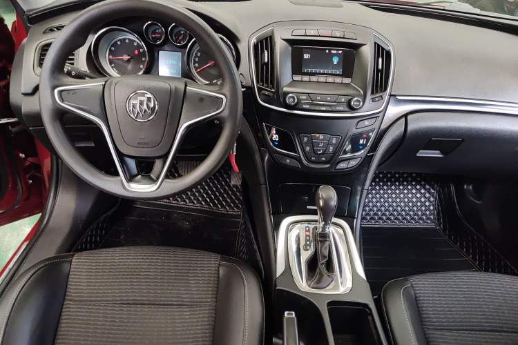 Used Buick Regal 2015 1.6T Leading Technology Model Center Console
