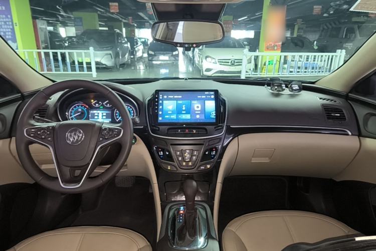 Used Buick Regal 2015 2.0L Elite Fashion Edition Center Console