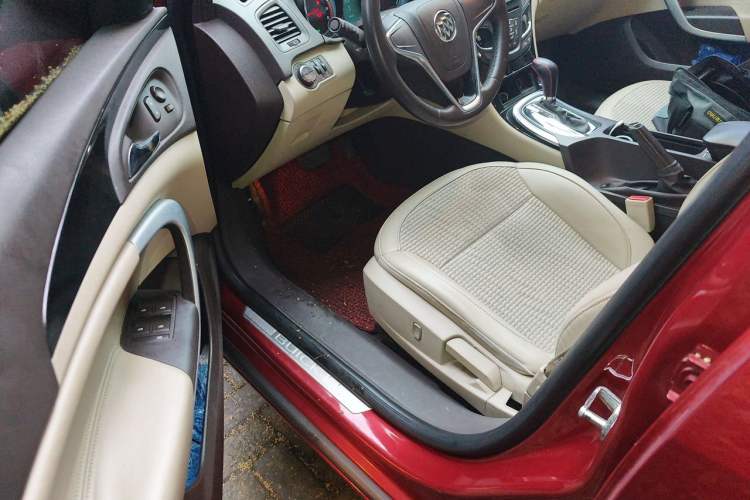 Used Buick Regal 2015 2.0L Leading Fashion Edition Driver Seat