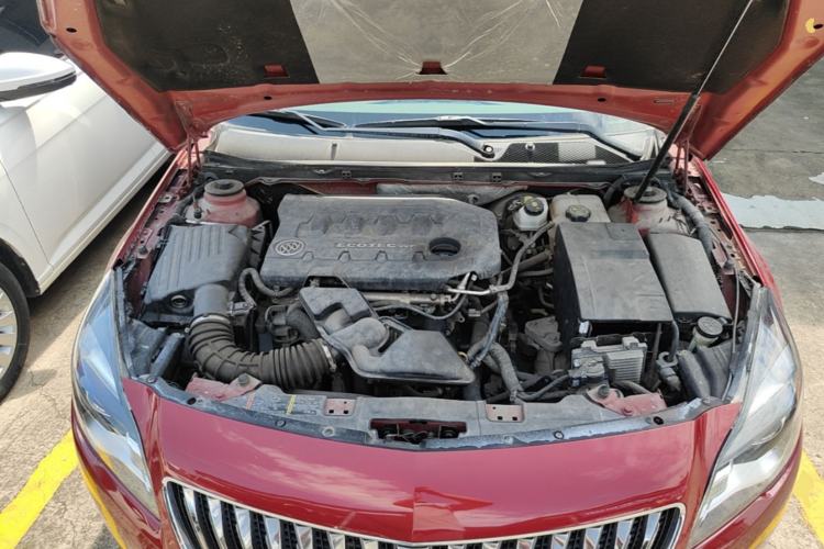 Used Buick Regal 2015 2.0L Elite Fashion Edition Engine Bay