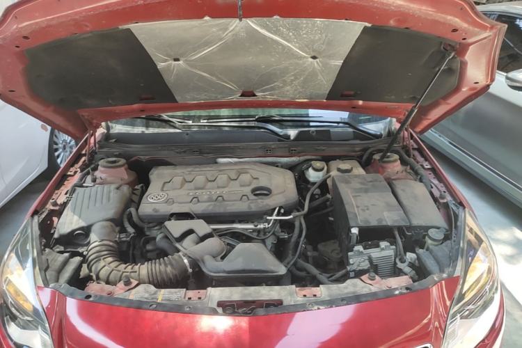 Used Buick Regal 2015 2.0L Leading Fashion Edition Engine Bay