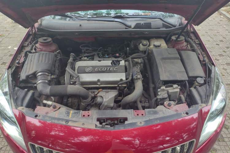 Used Buick Regal 2015 1.6T Elite Tech Model Engine Bay
