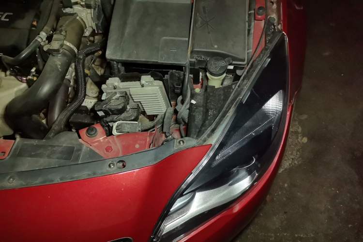 Used Buick Regal 2015 1.6T Elite Tech Model Engine Bay Left