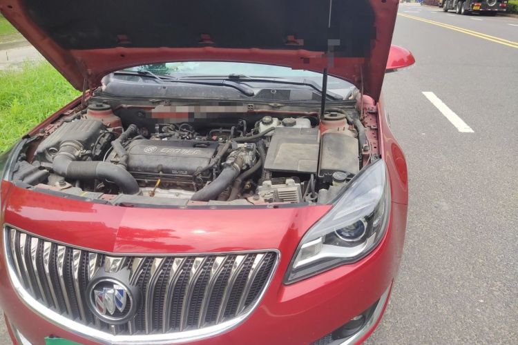 Used Buick Regal 2015 1.6T Elite Tech Model Engine Bay Left