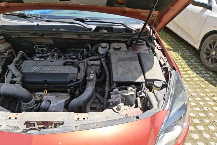 Used Buick Regal 2015 1.6T Elite Tech Model Engine Bay Left