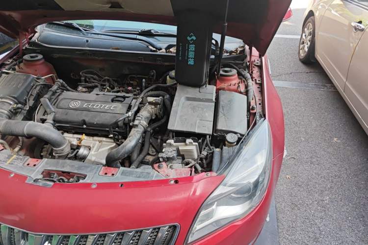 Used Buick Regal 2015 1.6T Elite Tech Model Engine Bay Left