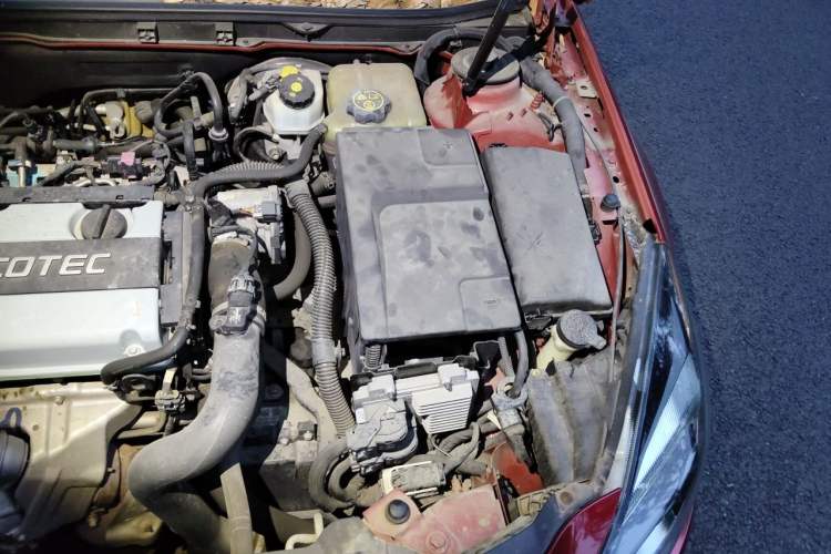 Used Buick Regal 2015 1.6T Elite Tech Model Engine Bay Left