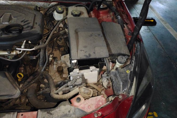 Used Buick Regal 2015 2.0L Leading Fashion Edition Engine Bay Left