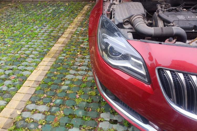 Used Buick Regal 2015 1.6T Elite Tech Model Engine Bay Right