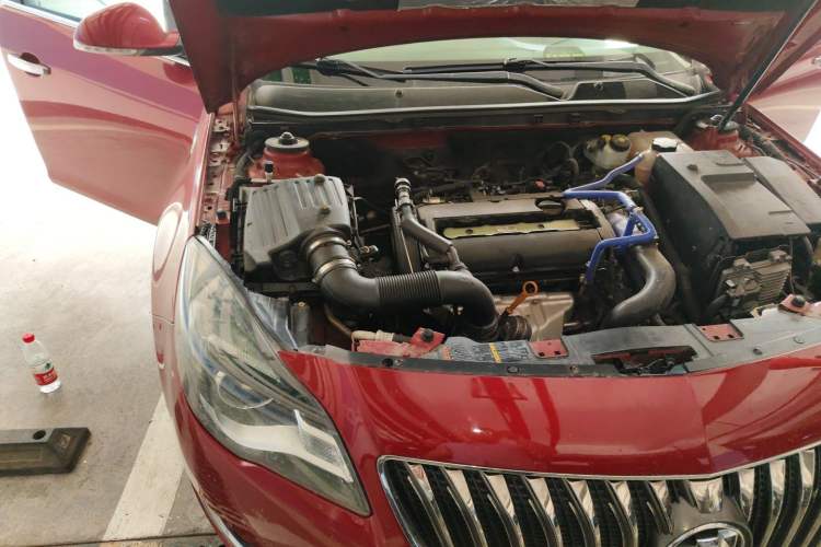 Used Buick Regal 2015 1.6T Leading Technology Model Engine Bay Right