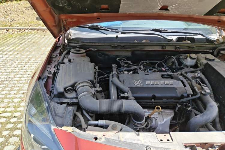 Used Buick Regal 2015 1.6T Elite Tech Model Engine Bay Right