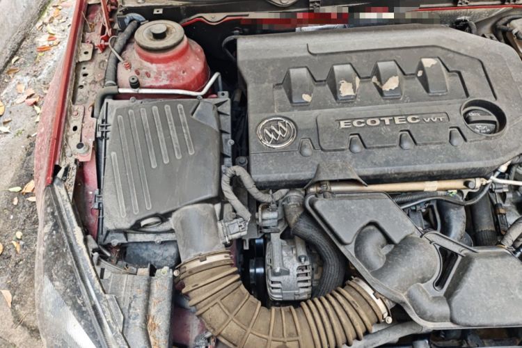Used Buick Regal 2015 2.0L Elite Fashion Edition Engine Bay Right