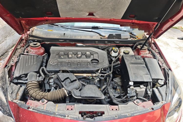 Used Buick Regal 2015 2.0L Elite Fashion Edition Engine Bay