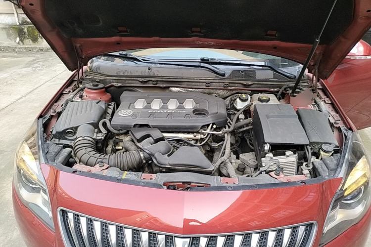 Used Buick Regal 2015 2.0L Leading Fashion Edition Engine Bay