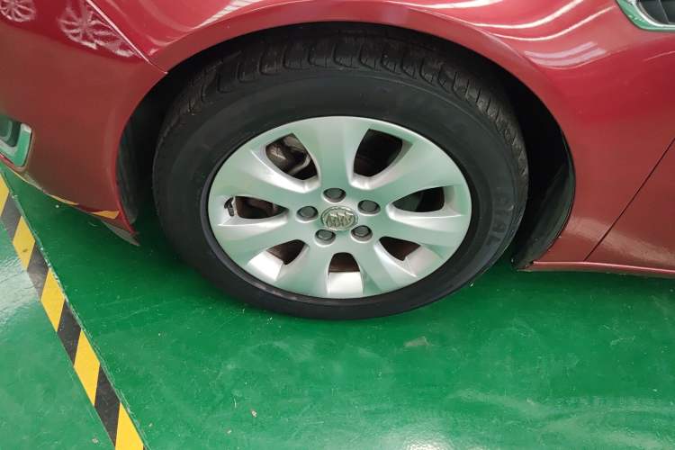 Used Buick Regal 2015 1.6T Leading Technology Model Exterior 4
