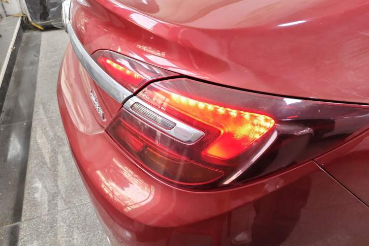 Used Buick Regal 2015 1.6T Elite Tech Model Exterior 6