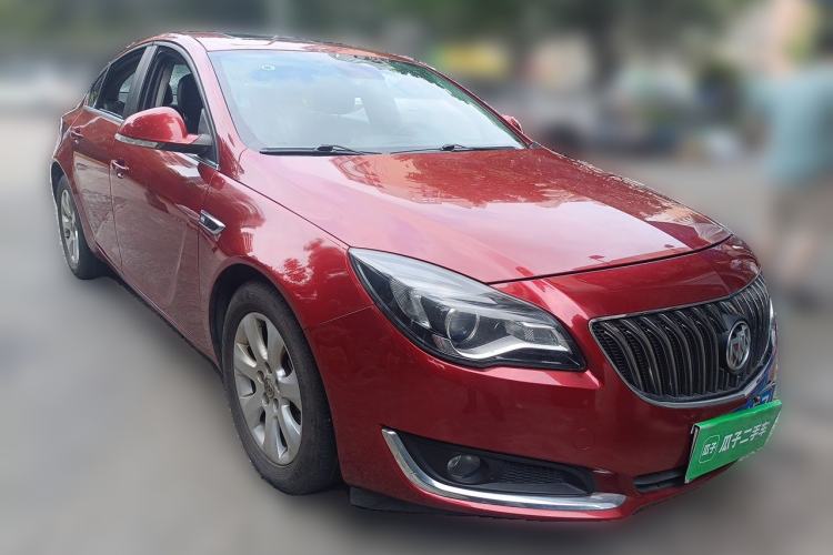 Used Buick Regal 2015 1.6T Fashion Tech Model Front Right 45 Deg