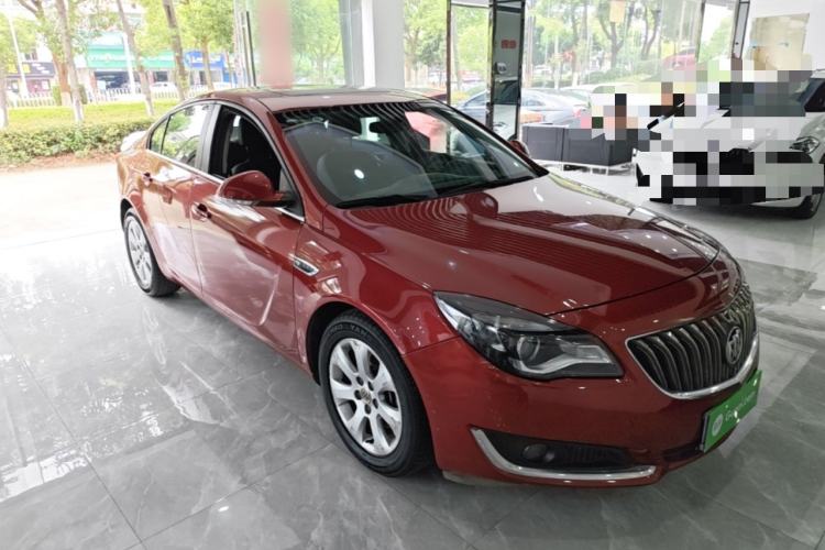 Used Buick Regal 2015 1.6T Leading Technology Model Front Right 45 Deg