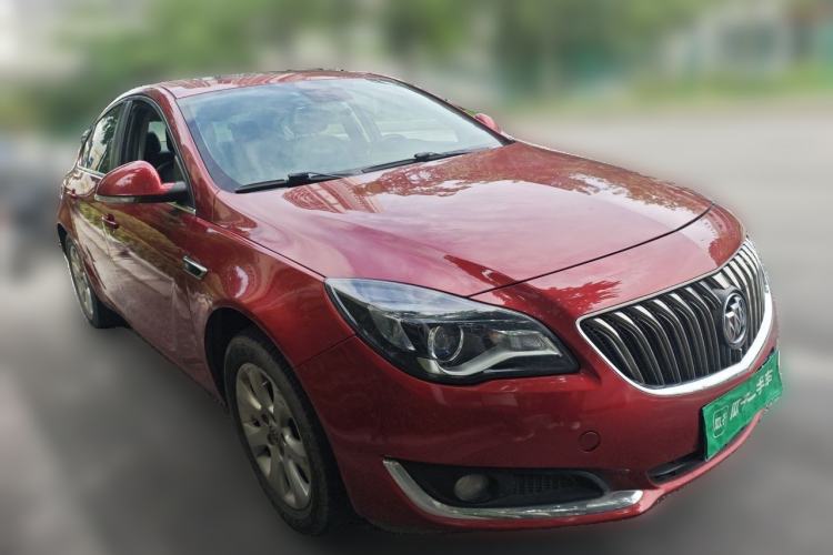 Used Buick Regal 2015 1.6T Fashion Tech Model Front Right 45 Deg
