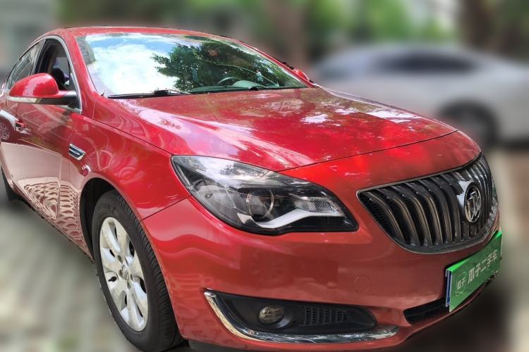 Used Buick Regal 2015 2.0L Elite Fashion Edition Front Right 45 Deg