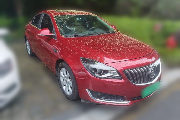 Used Buick Regal 2015 2.0L Leading Fashion Edition Front Right 45 Deg