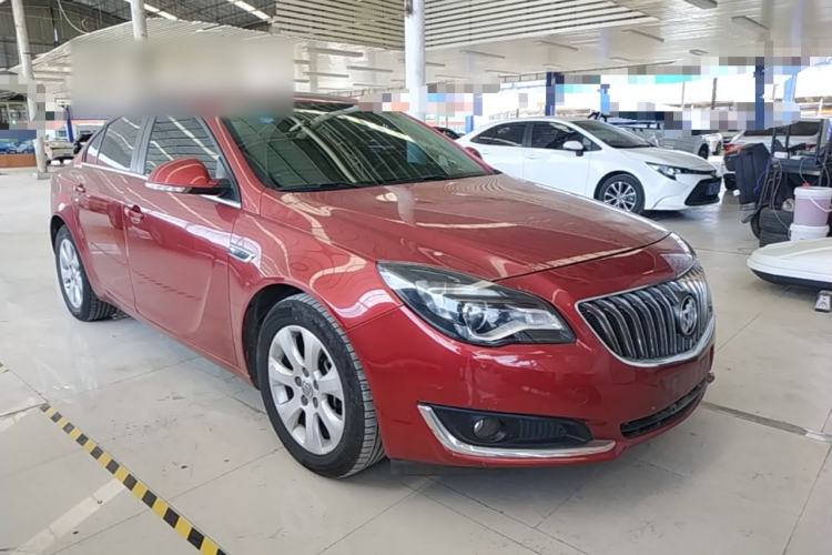 Used Buick Regal 2015 1.6T Leading Technology Model Front Right 45 Deg