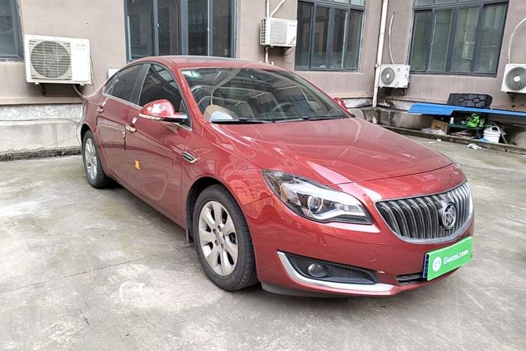 Used Buick Regal 2015 2.0L Leading Fashion Edition Front Right 45 Deg