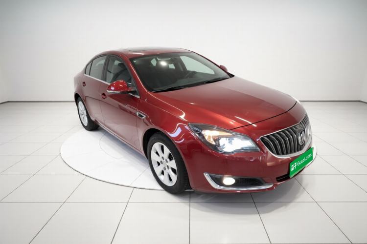 Used Buick Regal 2015 1.6T Leading Technology Model Front Right 45 Deg