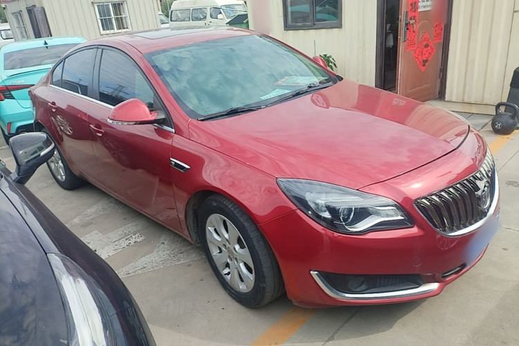 Used Buick Regal 2015 1.6T Leading Technology Model Front Right 45 Deg