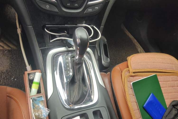 Used Buick Regal 2015 1.6T Elite Tech Model Gear Lever
