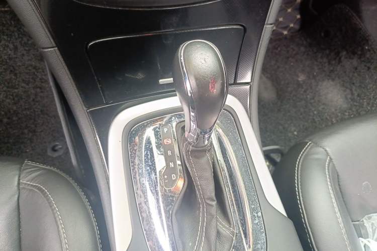 Used Buick Regal 2015 1.6T Fashion Tech Model Gear Lever