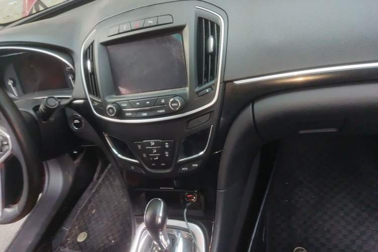 Used Buick Regal 2015 1.6T Elite Tech Model Gear Lever