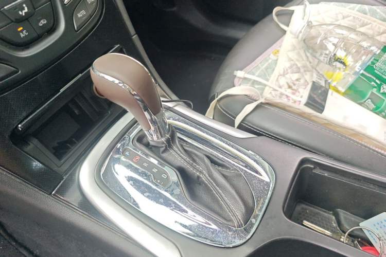 Used Buick Regal 2015 1.6T Fashion Tech Model Gear Lever