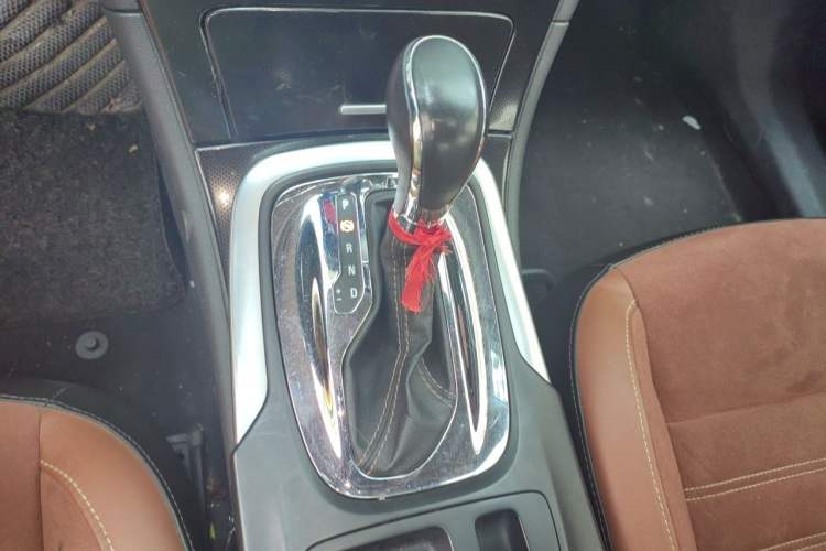 Used Buick Regal 2015 1.6T Elite Tech Model Gear Lever
