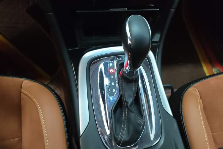 Used Buick Regal 2015 1.6T Elite Tech Model Gear Lever