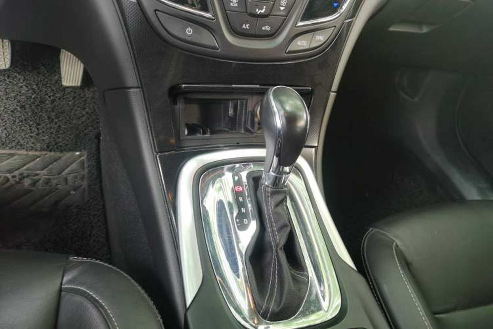 Used Buick Regal 2015 1.6T Elite Tech Model Gear Lever