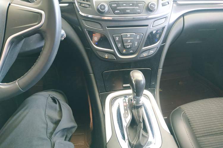 Used Buick Regal 2015 1.6T Leading Technology Model Gear Lever