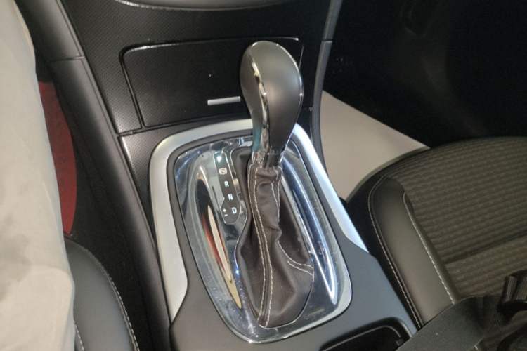 Used Buick Regal 2015 1.6T Leading Technology Model Gear Lever