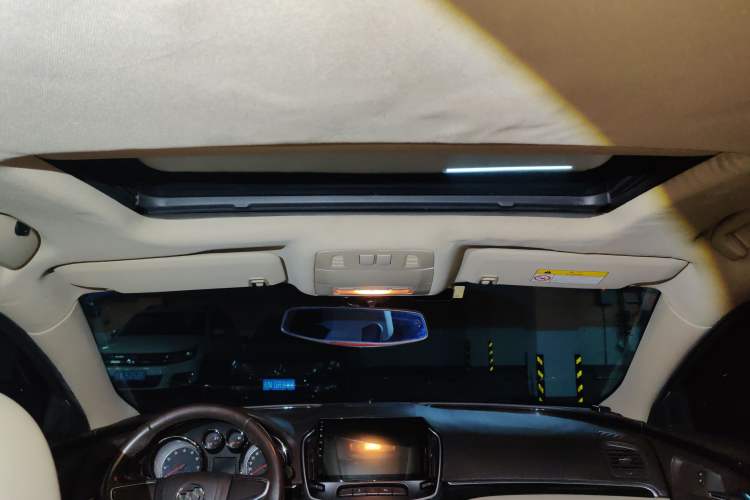 Used Buick Regal 2015 2.0L Leading Fashion Edition Headliner
