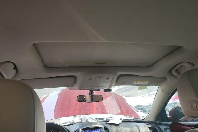 Used Buick Regal 2015 2.0L Leading Fashion Edition Headliner